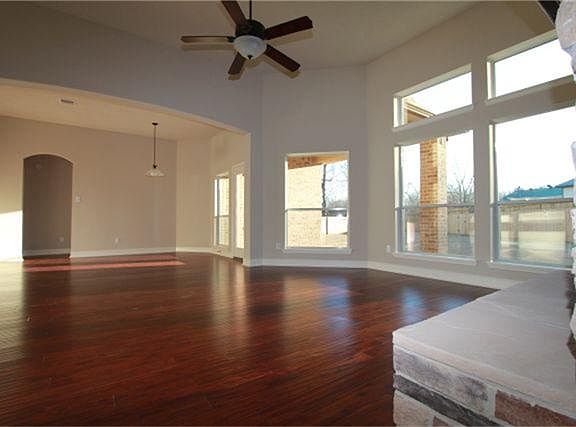 5th image of 8642 Crescent Spur Dr