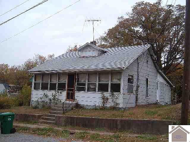 1st image of 352 Cumberland St