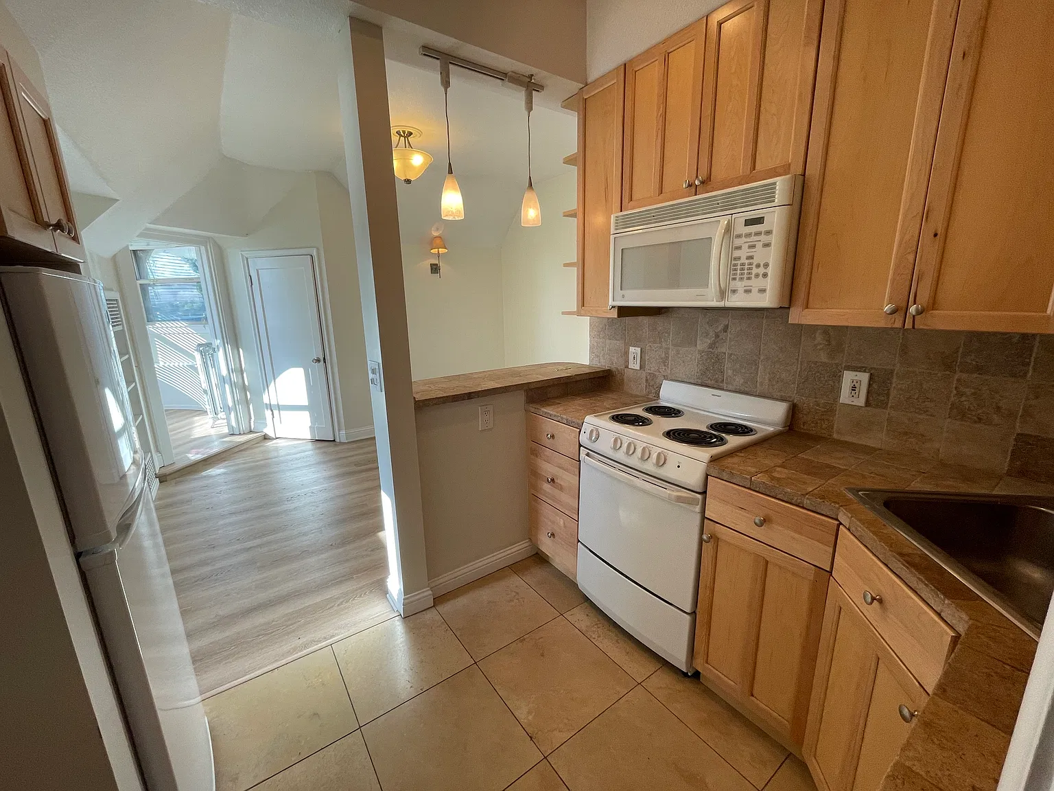 1 bed, $1,375 — Photo 3