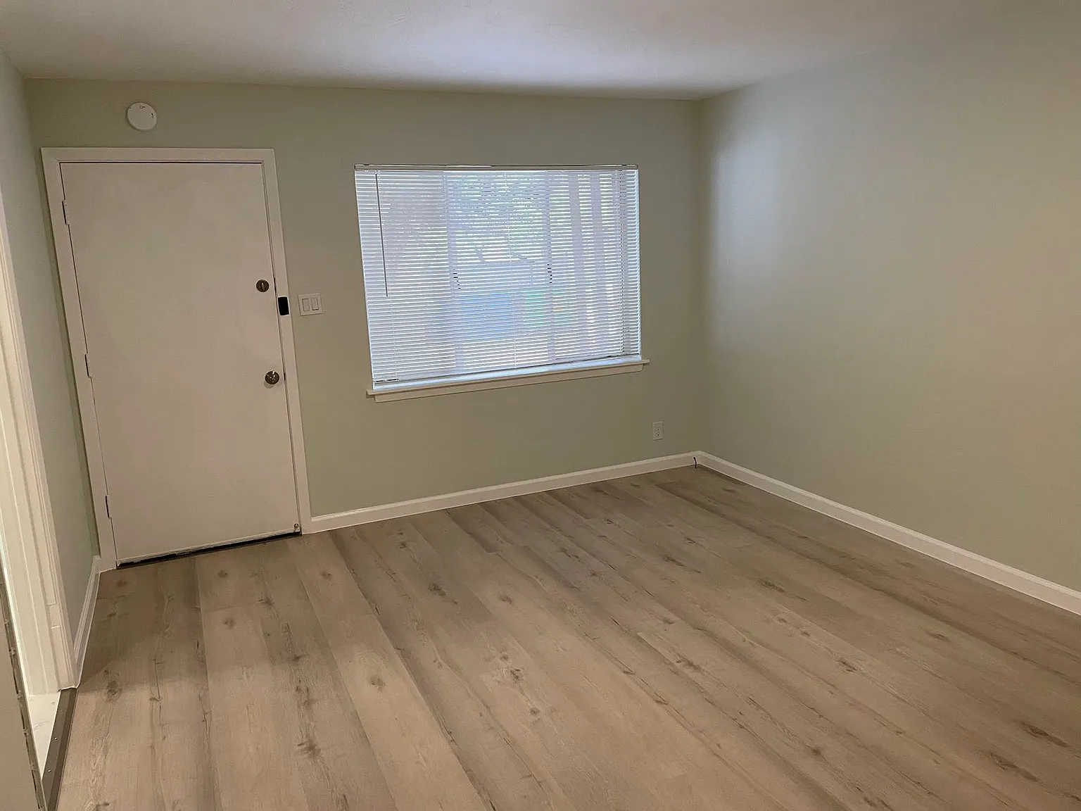 1 bed, 680 sqft, $1,830 — Photo 2