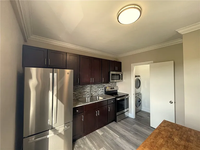 184 N Main St #812 — Photo 6