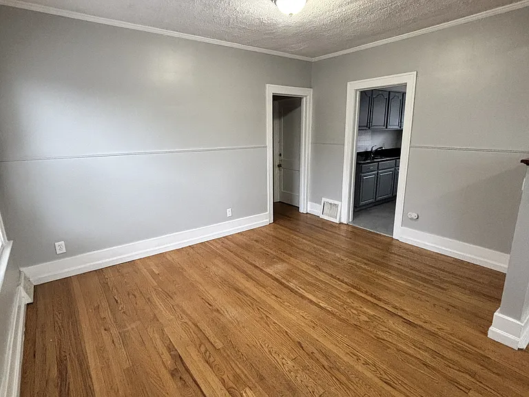 168 Bondie St — Photo 3