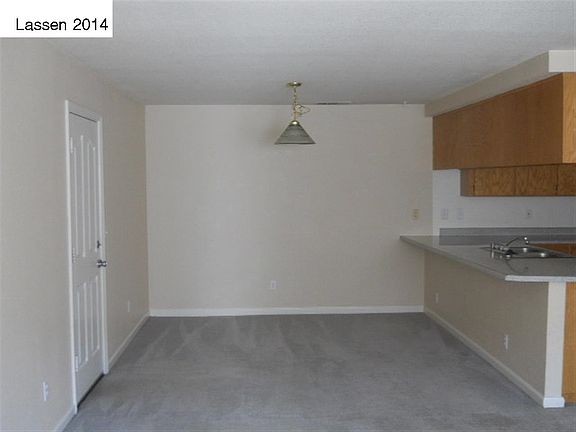 4th image of 215 &b Derek Dr #A