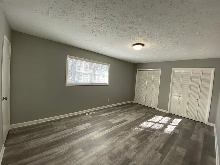 2202 Chestnut Log Dr — Photo 10