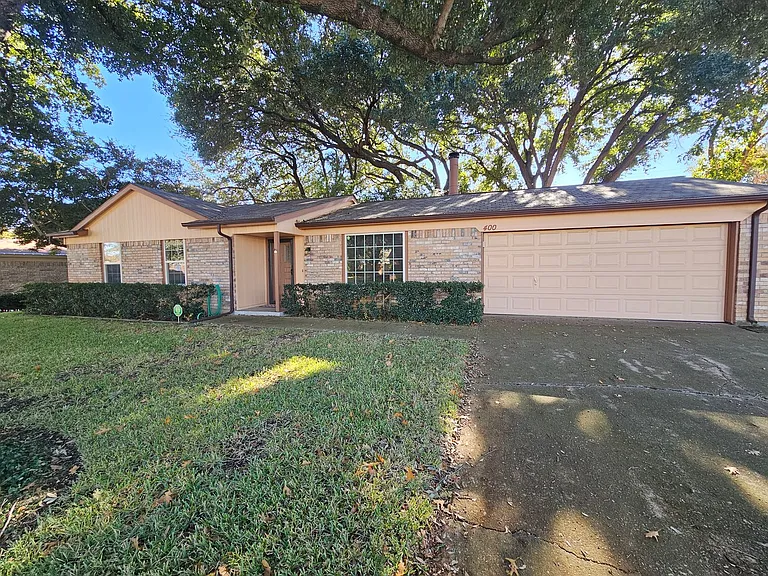 400 Hallmark Dr — Photo 4