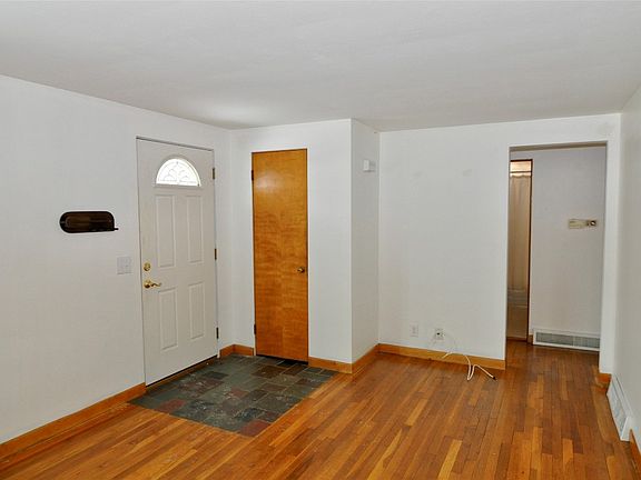 2nd image of 706 Byford Blvd