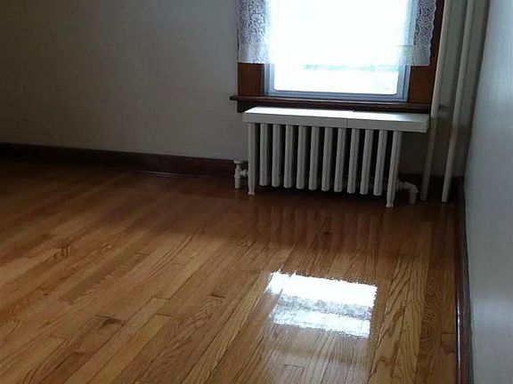 4th image of 806 Washington Ave #2