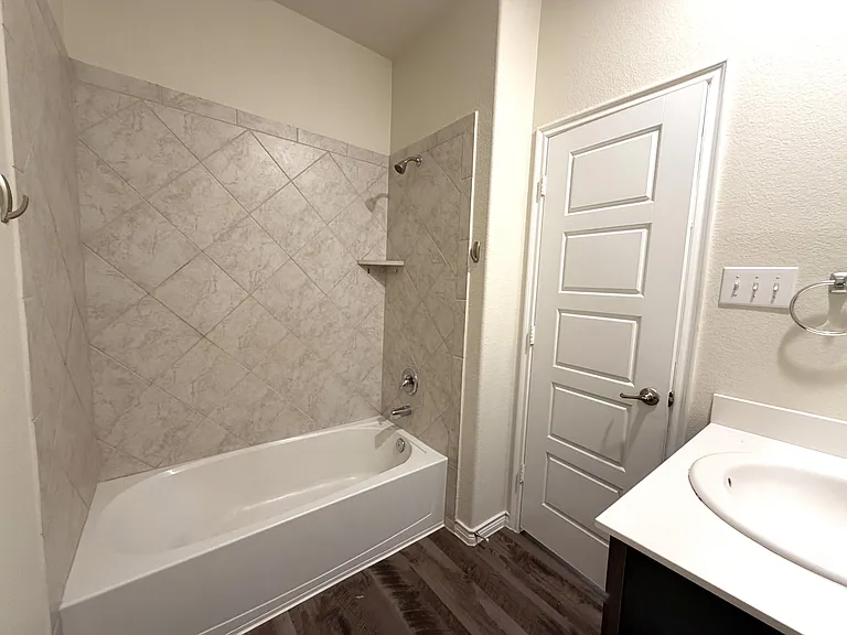 3413 Sabine Dr — Photo 28