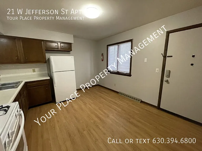 21 Jefferson St #B — Photo 4