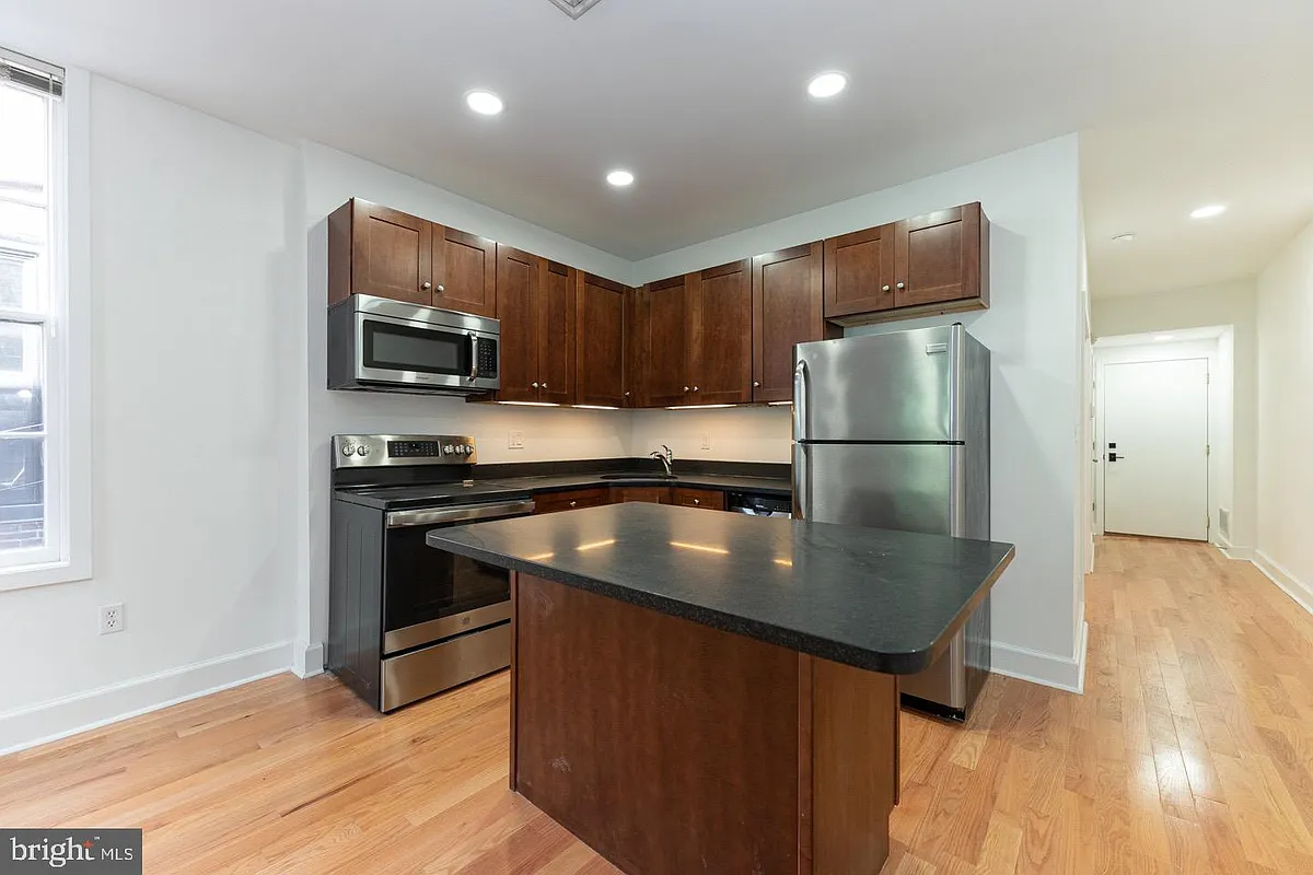 Building Photo - 2118 Spruce St #2R