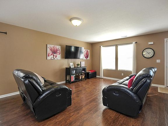3rd image of 8379 Lausen Ln