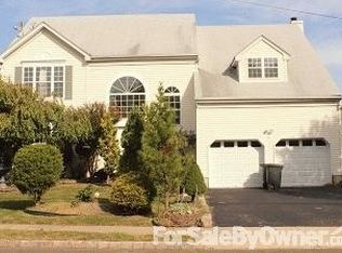 61 Vones Ln, Raritan, NJ 08869