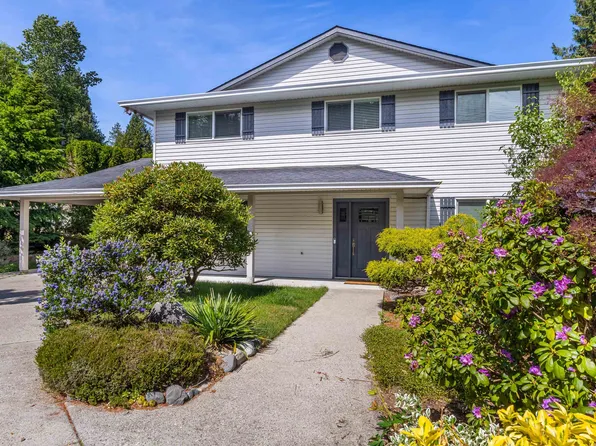 5714 Trail Ave, Sechelt, BC V7Z 0L8