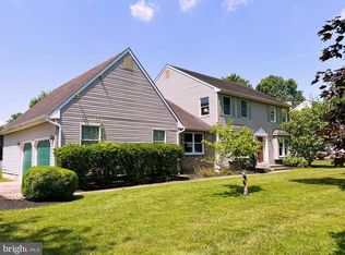 33 High Meadows Dr, Mullica Hill, NJ 08062