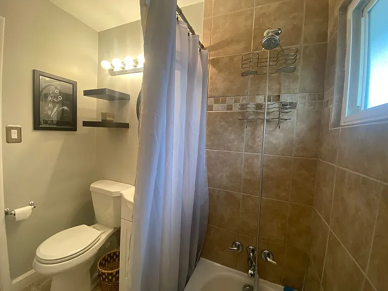 905 N Moline St — Photo 5