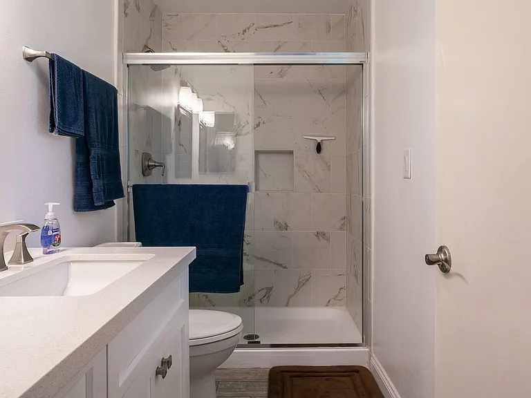4800 Williamsburg Ln #233 — Photo 11