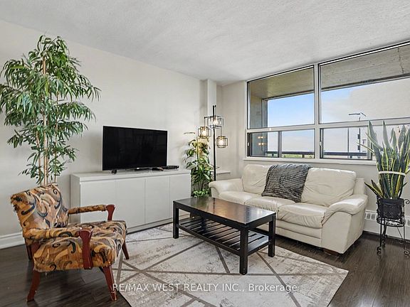 3rd image of 15 Nicklaus Dr #807