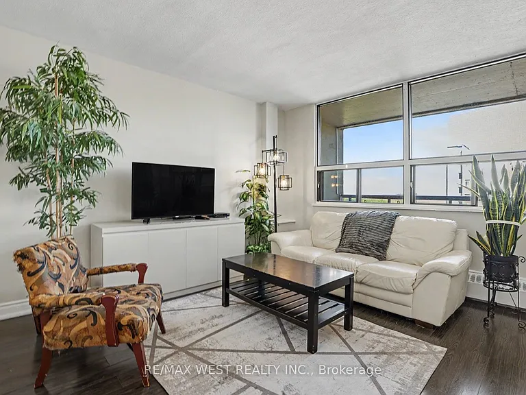 15 Nicklaus Dr #807 — Photo 3
