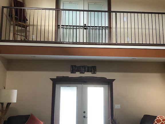 Family room/2nd floor loft