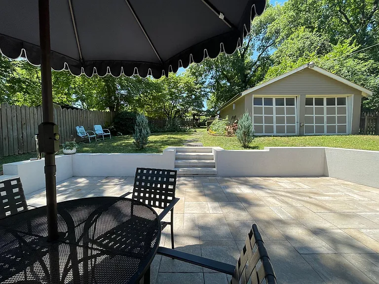 1306 Stratford Ave — Photo 12