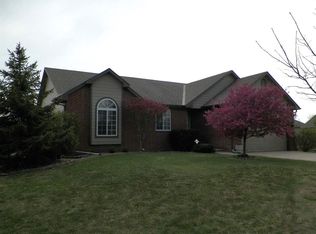 859 E Meadowlark Ln, Newton, KS 67114