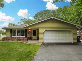 10107 N Meadow Ln, Mequon, WI 53092