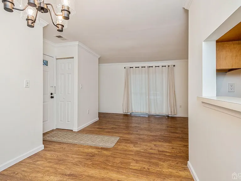 101 Quince Ct — Photo 12