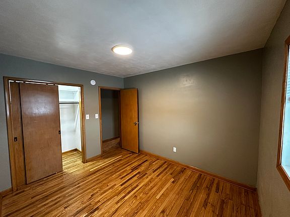 3rd image of 716 15th Ave SE