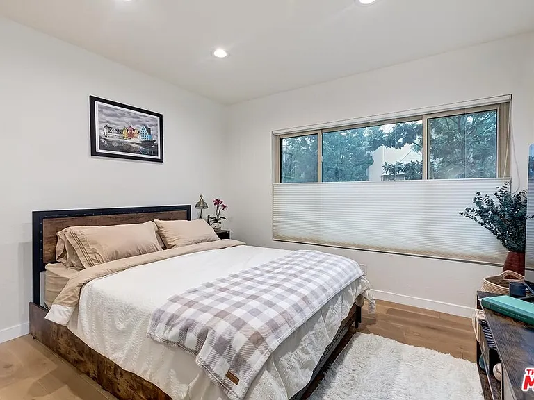 141 S Clark Dr #208 — Photo 12