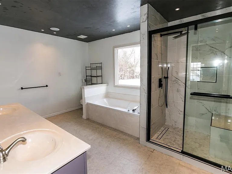 822 Emerald Place Dr — Photo 24