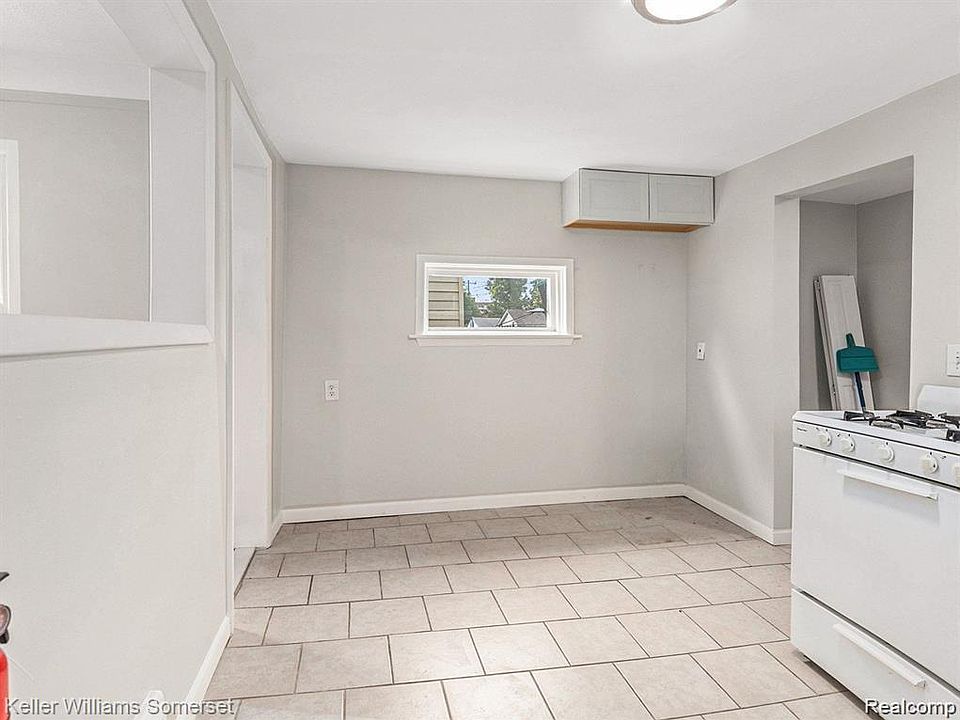 1419 Morris Ave, photo 7