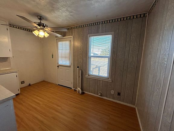 5th image of 1919 Coffee St