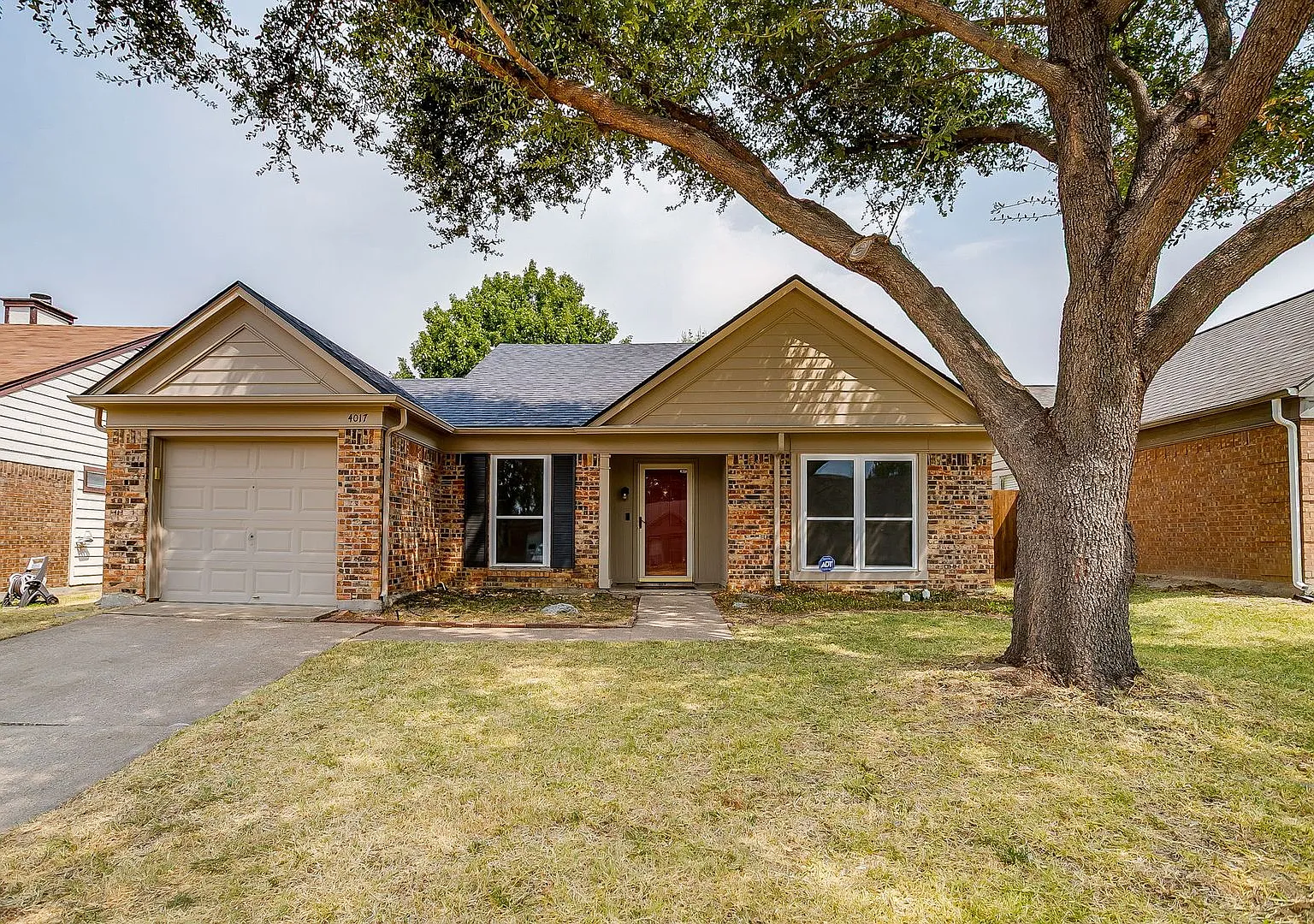 Amazing 3 Bedroom, 2 Bath Home in Keller ISD Ready for New Tenants-76137 — Photo 1