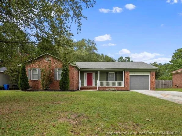 5812 Rivercroft Rd, Fayetteville, NC 28304