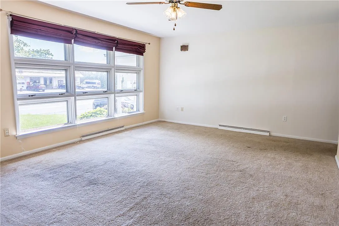 3 bed, 1.0 bath, 1482 sqft, $2,000 — Photo 4