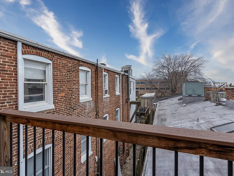1153 Riverside Ave — Photo 32