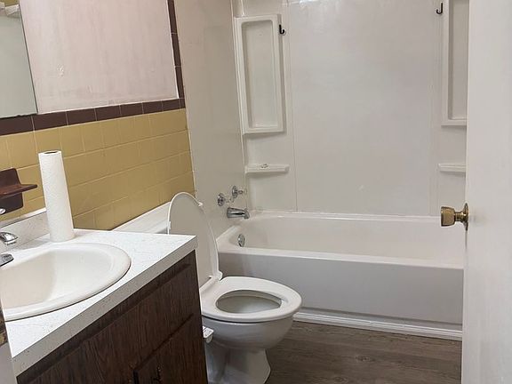 5th image of 19A East Ave #B