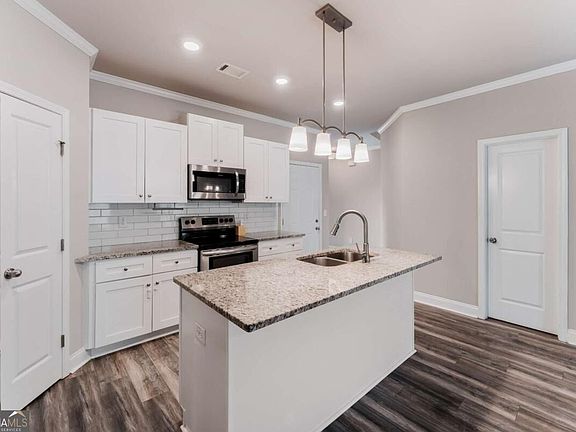 4th image of 4401 Fulson Dr