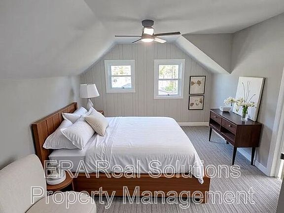 2nd image of 984 Exeter Rd