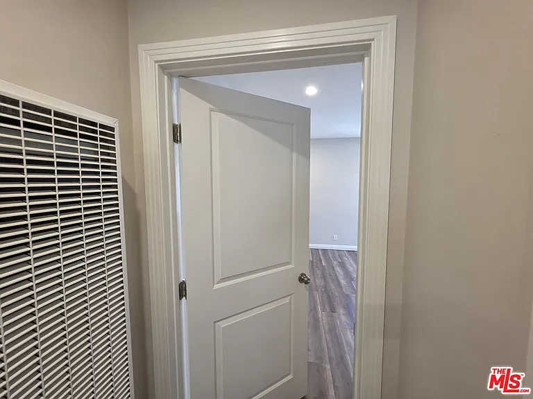 2012 S Holt Ave #2014 — Photo 35