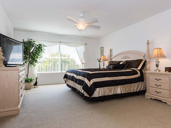 3rd image of 465 Gleneagles Dr