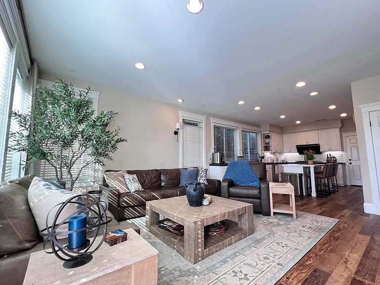 61 Sprucewood — Photo 9