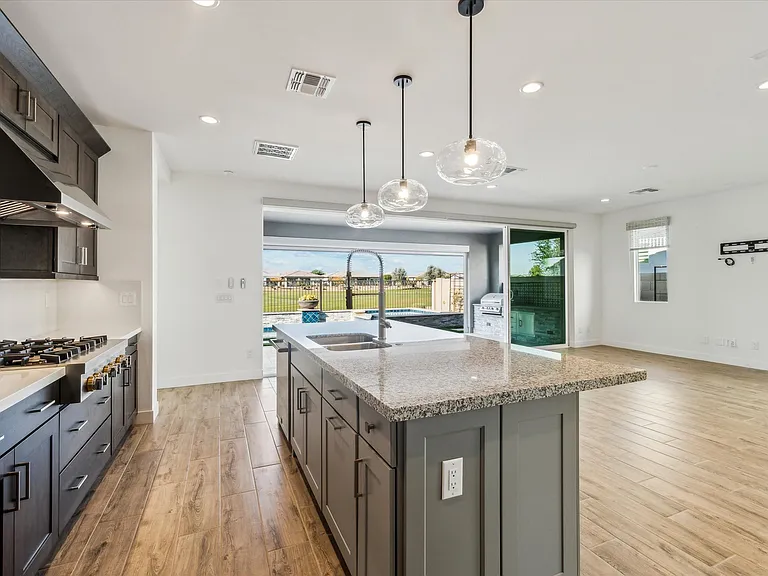 11138 N San Clemente St — Photo 10