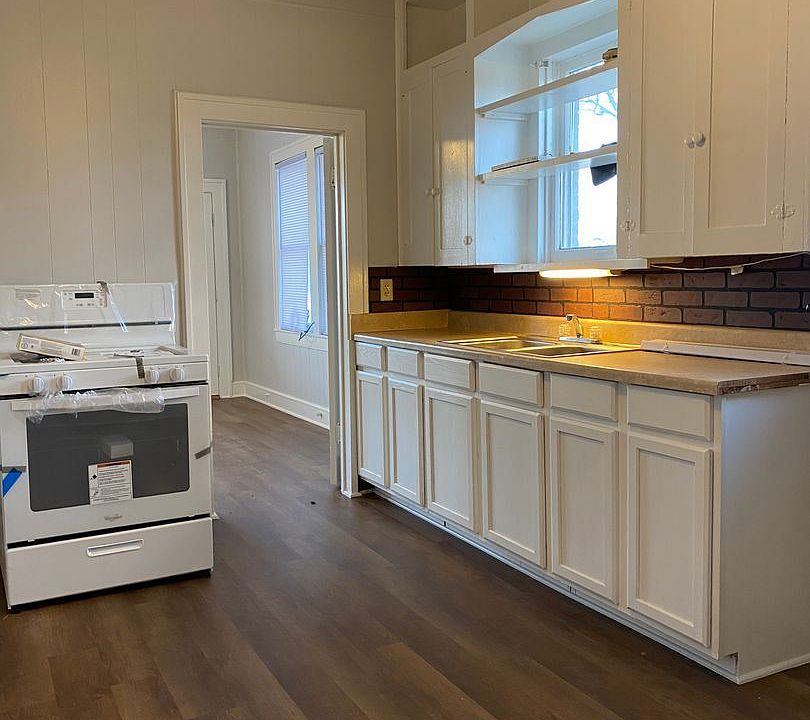 1st image of 123 W Avenue A