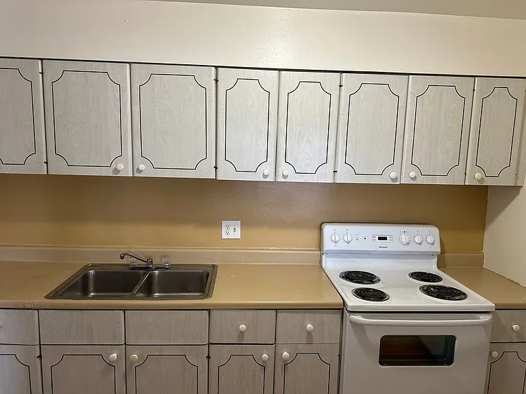 20 Southwoods Ave — Photo 4