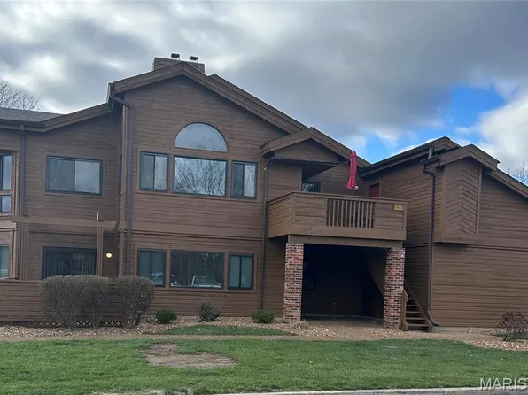 1401 Hemingway Ln #H, Saint Charles, MO 63304