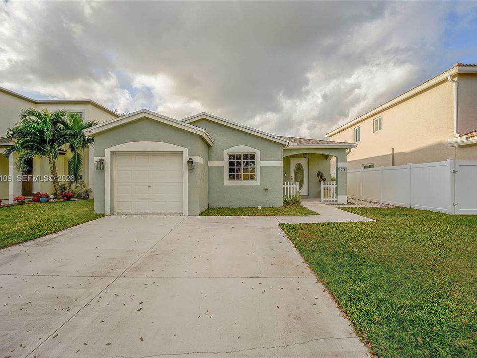 1st image of 1227 SW 46th Ter