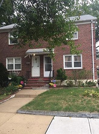 2nd image of 185 Fulton St