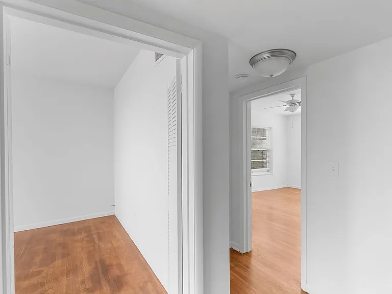 Oakmont Apartments — Photo 45