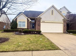 20782 Sleepy Hollow Dr #758, Macomb, MI 48044